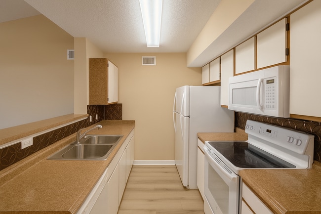 Photo - 12750 Equestrian Cir