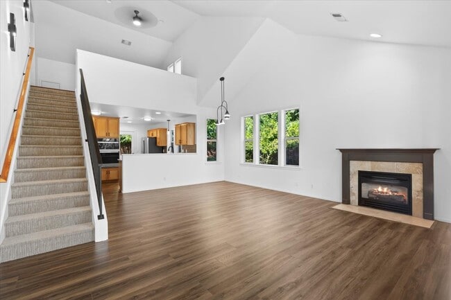 Photo - 235 Jackson Creek Dr
