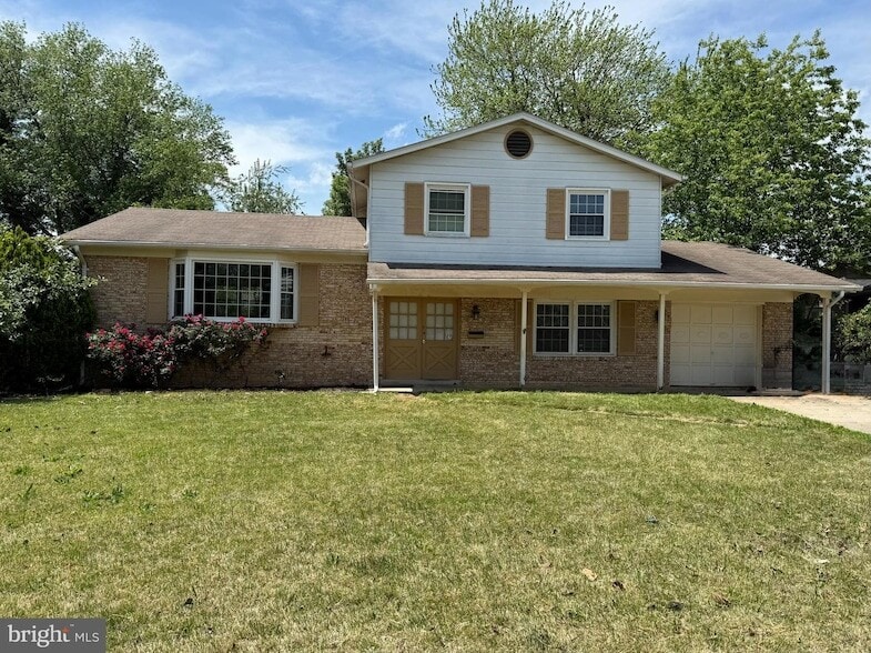 7905 Esther Dr