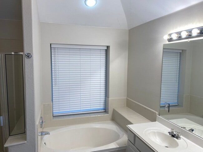 Photo - 4108 N Summercrest Loop