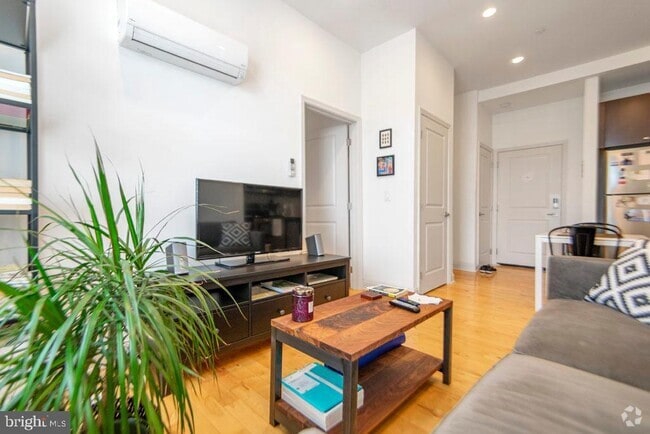 Building Photo - 427 Monroe St Unit 401 Rental