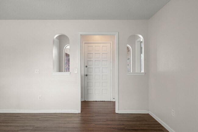 Photo - Beautiful 3 Bed 2 bath Home in the heart o...