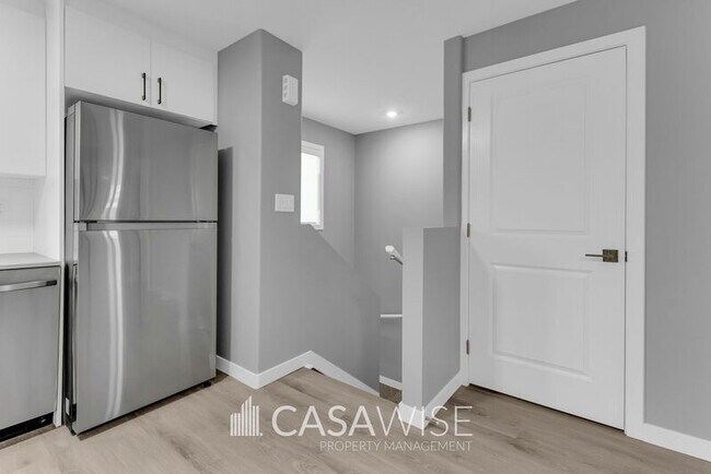 Photo - 10248-10157 157 St NW