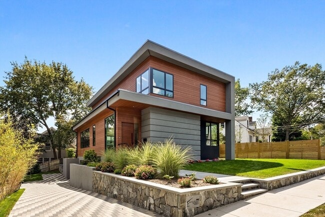 Building Photo - 90 Auburndale Ave