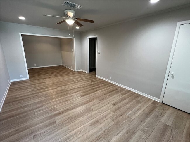 Photo - 2021 N Crockett St