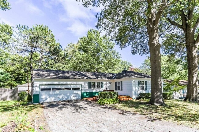 Photo - Beautiful 3 Bed Ranch Home with Finished B...