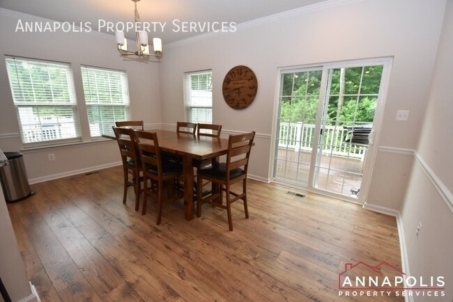 Photo - 1379 Hawthorn Dr