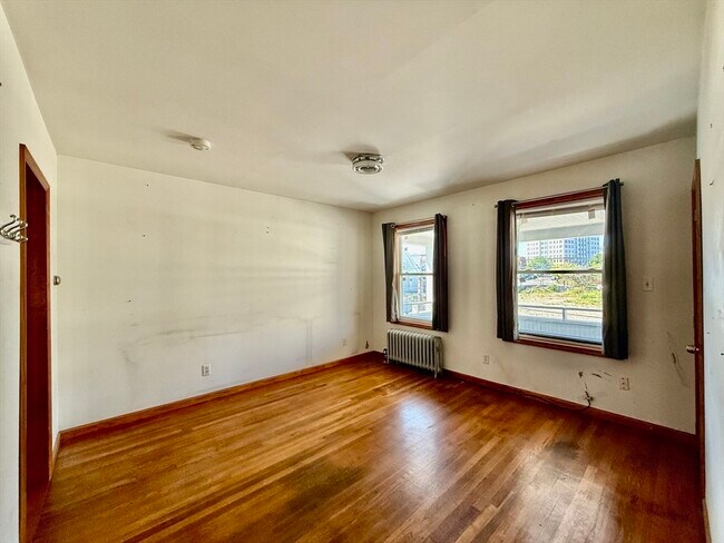 Photo - 18 Bigelow St