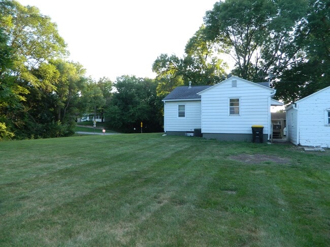Photo - 219 S 14th St