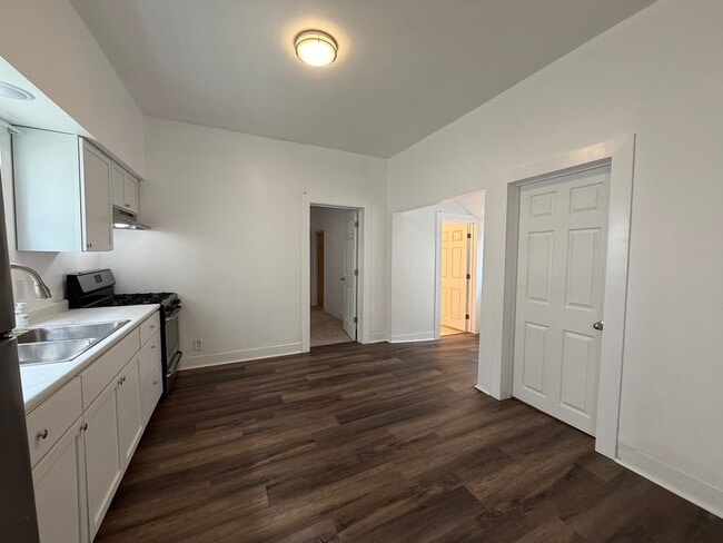 Photo - 4 Bedroom updated home in Grand Rapids