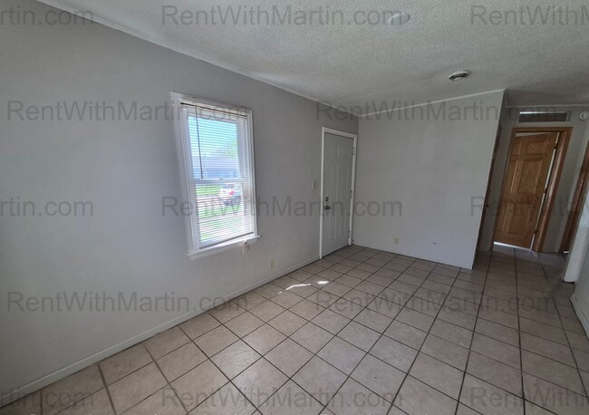 Photo - FOR RENT- 2 bedrooms on Ackermant! Pets Ok!