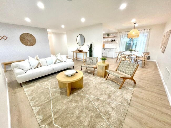 Open floor plan - 7084 Hillview Rd Rental