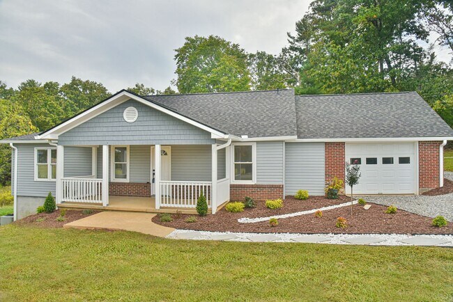 Building Photo - Charming Renovated Home on Acreage — Minutes from Town