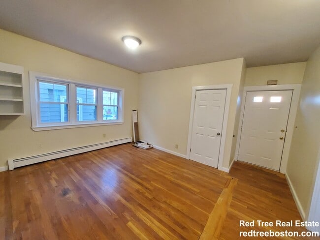 Photo - 71 Winchester St Unit 1