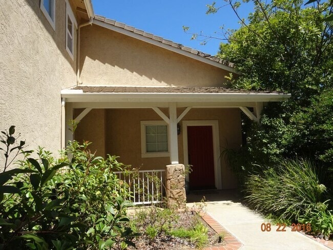 Building Photo - 4 Bedroom House