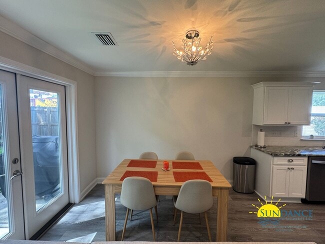 Photo - Beautiful 3BR/2.5BA Townhome inNiceville-Near Eglin AFB!