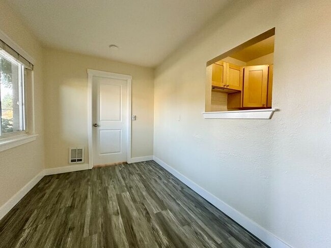 Photo - 6113 8th Ave NW