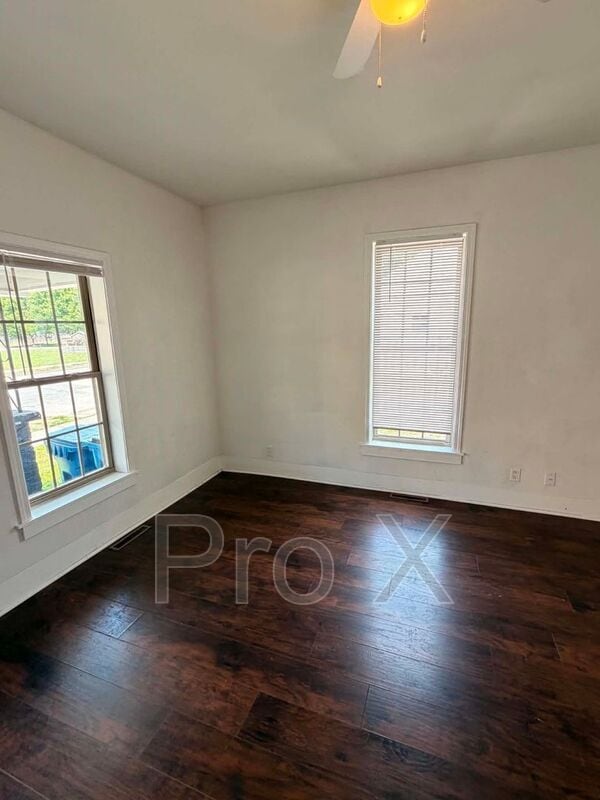 Photo - 1008 W 2nd St