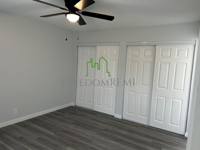 Building Photo - 1317 Oakland Rd NE Unit 1317-08