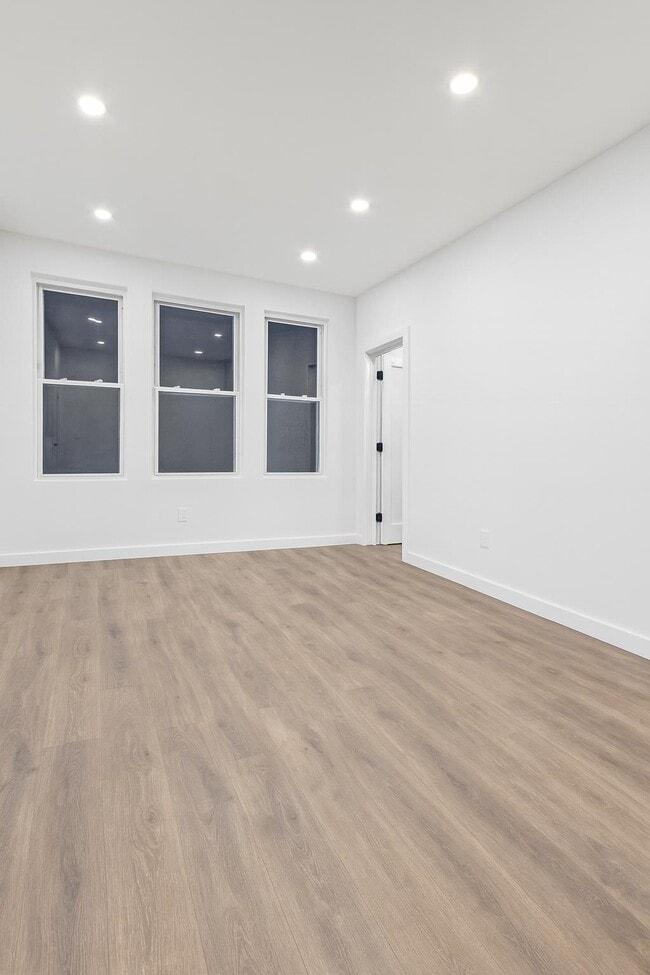 Photo - 42 New St Unit 2