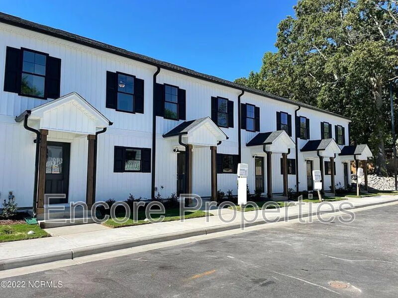 Photo - 242 S Raleigh St