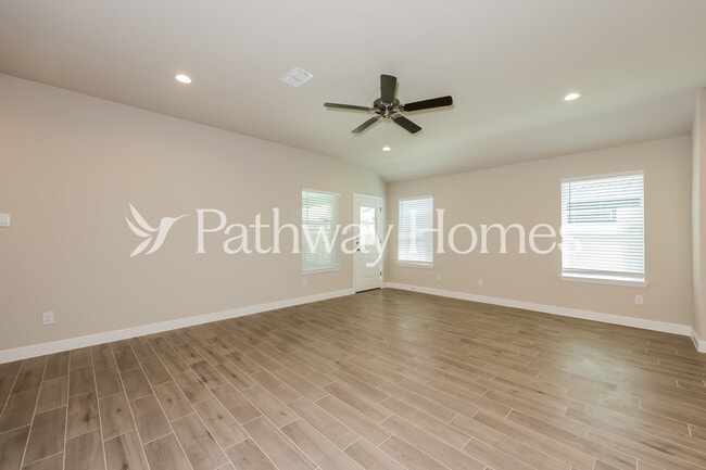 Photo - 1752 Reverie Rd