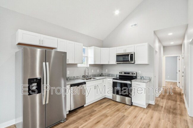 Photo - 1602 Quill St