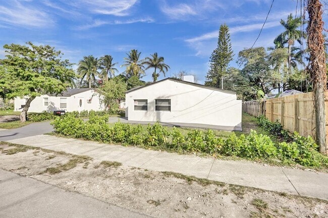 Building Photo - 8265 NW 1st Pl Unit 2-2 Rental