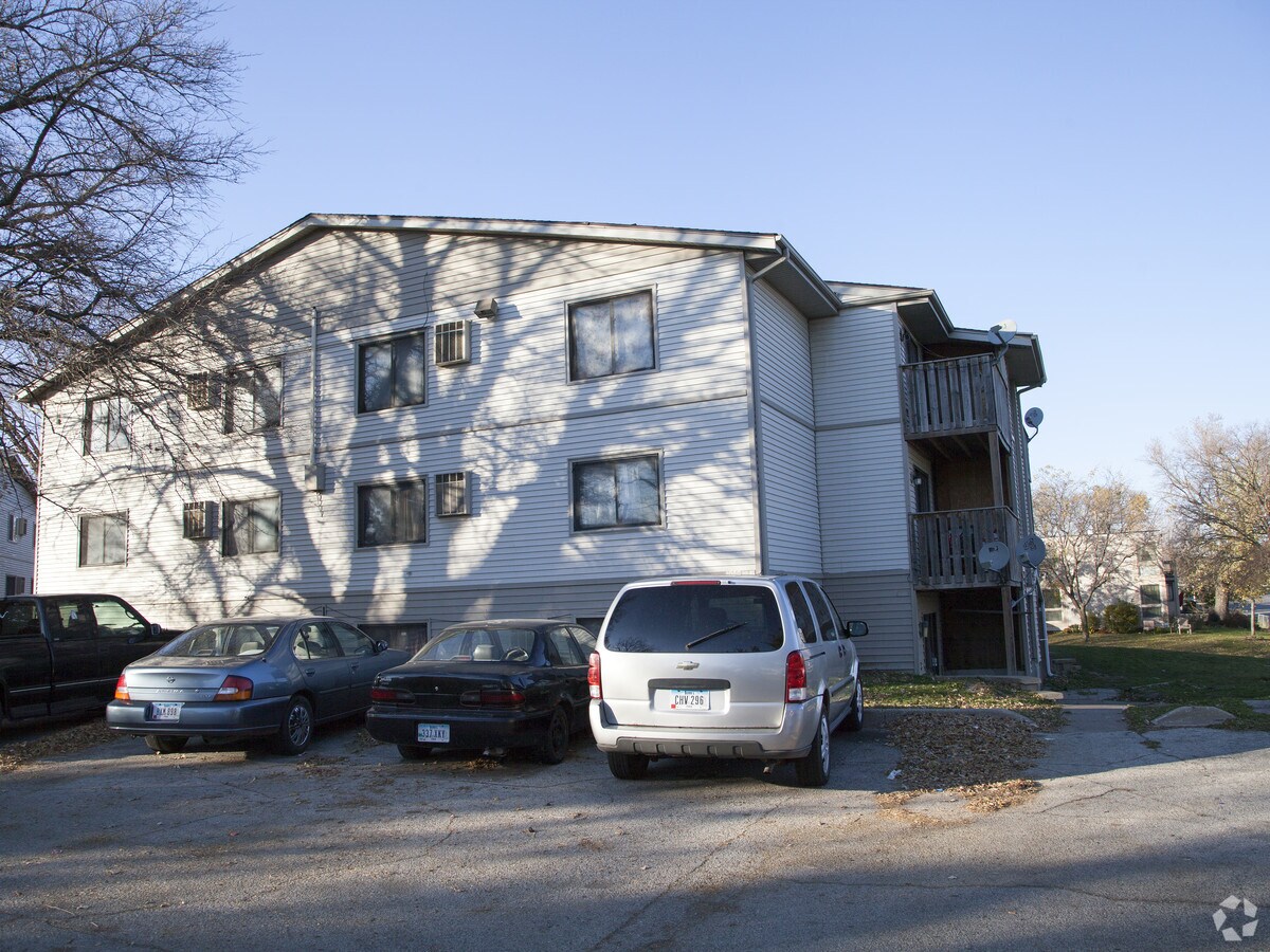 Laurel Village Apartments - Laurel Villages