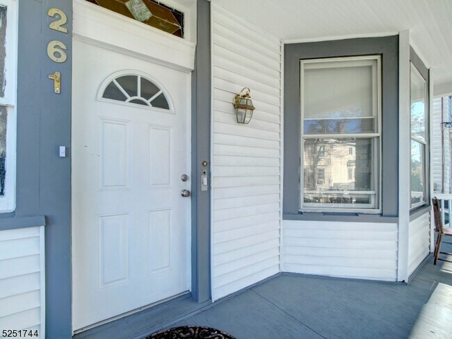 Photo - 261 Parker St