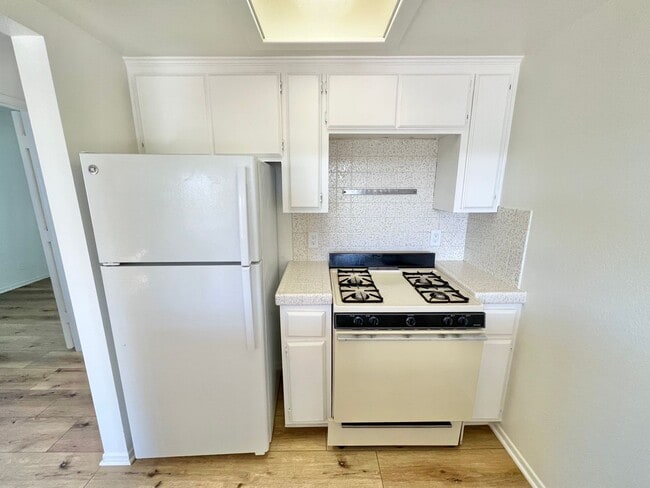Photo - 3225 E 10th St Unit 3227