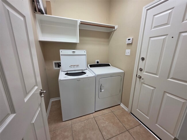 Photo - 2242 Waxwing Dr