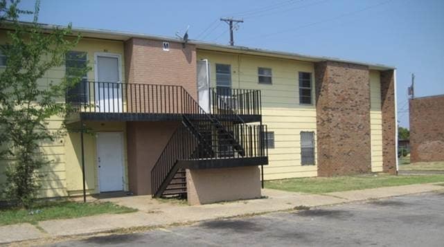 Oak Manor - Oak Manor Apartments
