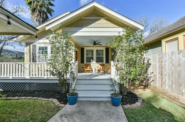 Photo - 723 E 25th St Casa