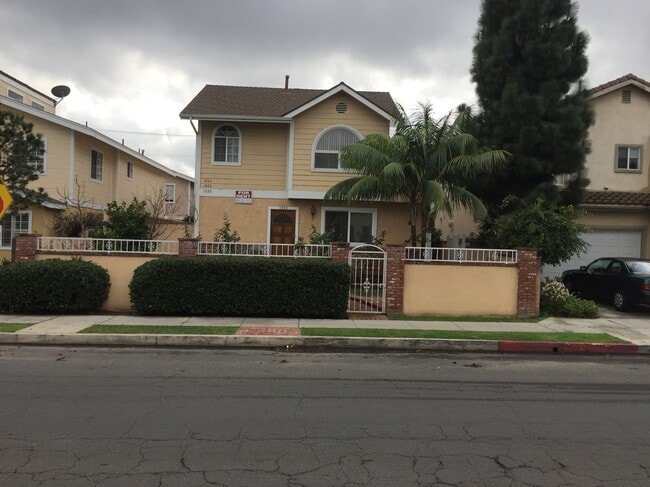 Building Photo - 1880 Plaza del Amo Rental