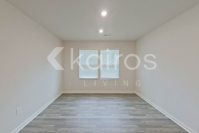 Photo - 2607 Provence Dr SE