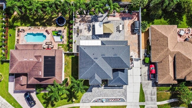 Photo - 352 Radisson Pl