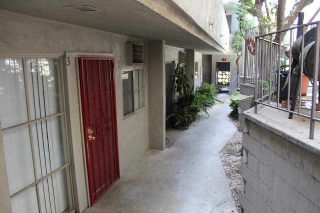 La Croix Apartments