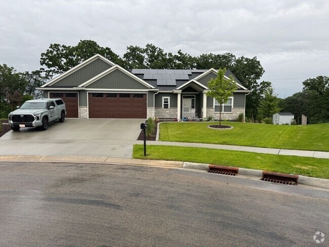 Building Photo - Modern 4-bed, 3-bath Single-Family Home
