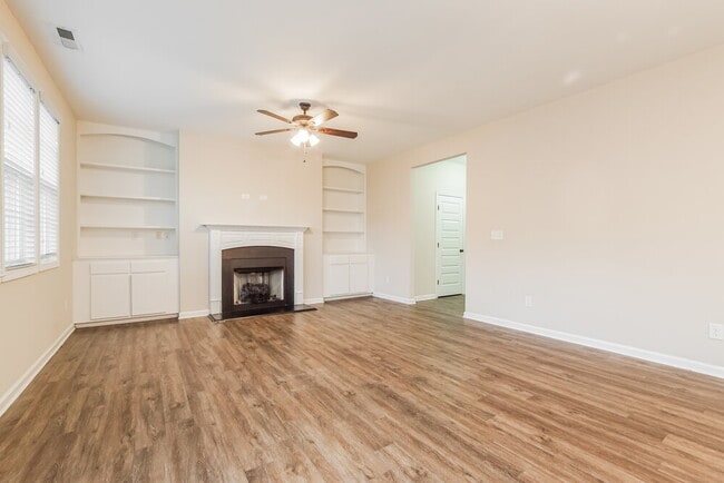 Photo - 536 McCarthy Dr