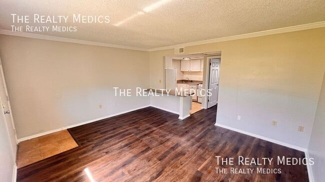 Photo - 126 Blue Pointe Way