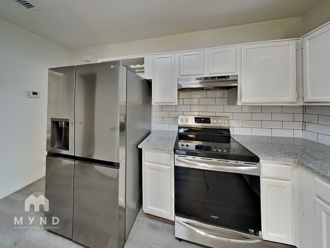 1616 Beach Ln