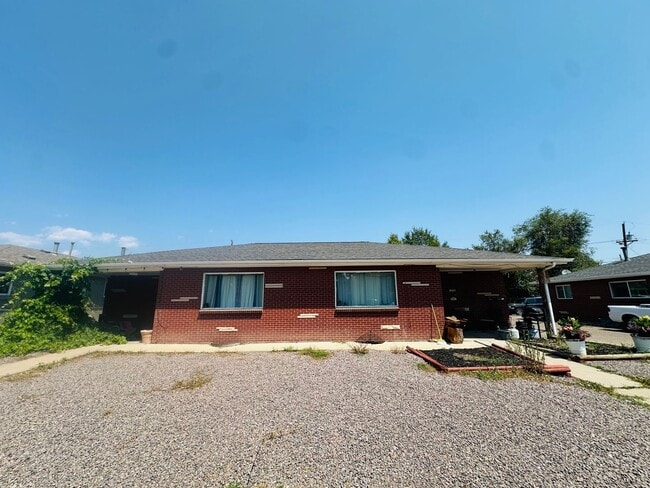 Building Photo - LOCATION LOCATION!! 2-Bed/1-Bath apartment located within minutes of Olde Town Arvada!!
