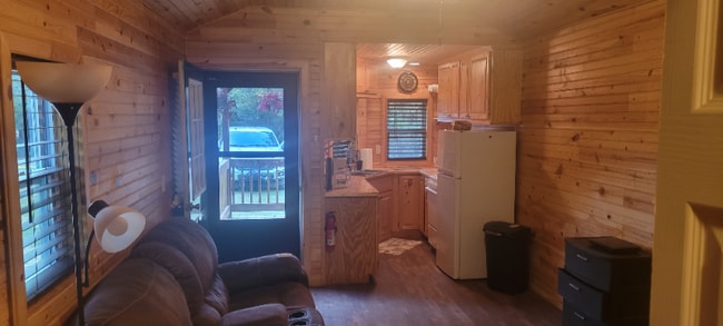 Photo - 621 St Luke Church Rd