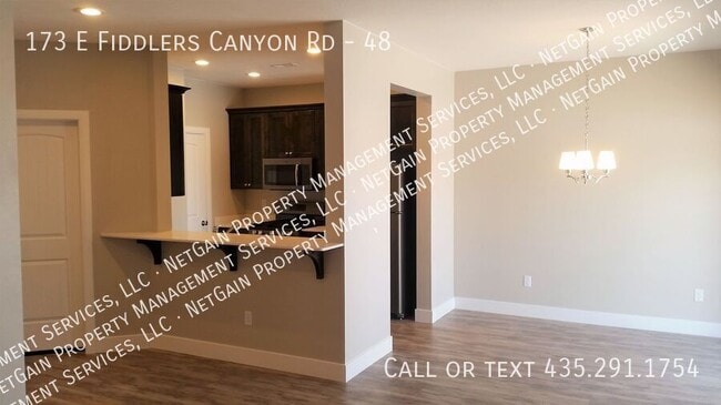 Photo - 173 E Fiddlers Canyon Rd House