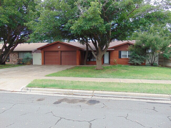 5512 8th Place - 5512 8th Place House