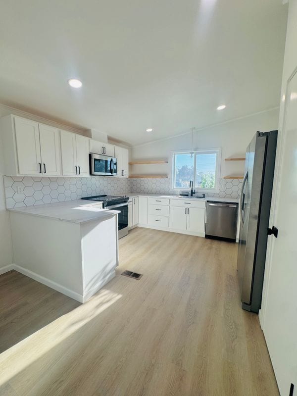 Photo - 692 NW 15th St