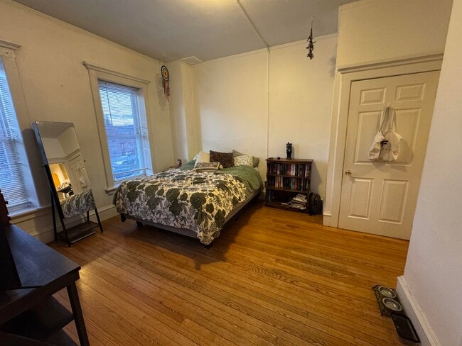 Photo - 711-11 Court St Unit 5