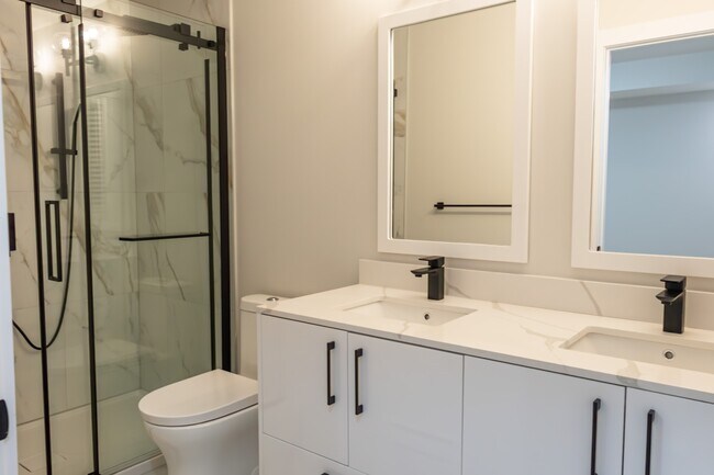 Photo - 171 Colonial Cres