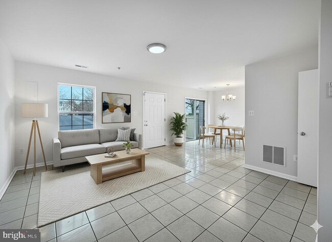 Photo - 102 Crossbill Way